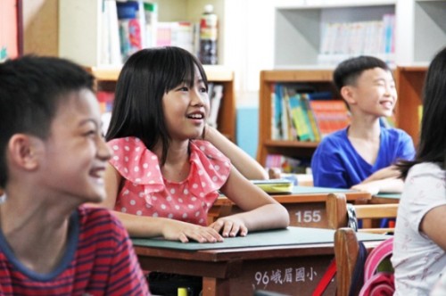 /upload/website/csr_social/normal/開心認真的峨嵋國小學生